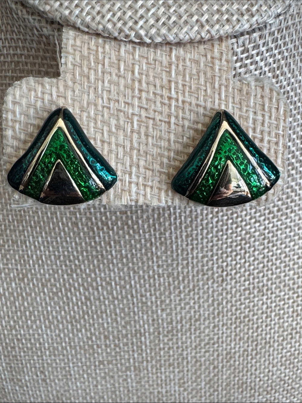 VTG 90s Avon Green Enamel Gold-Tone Geometric Triangle Stud Pierced Earrings